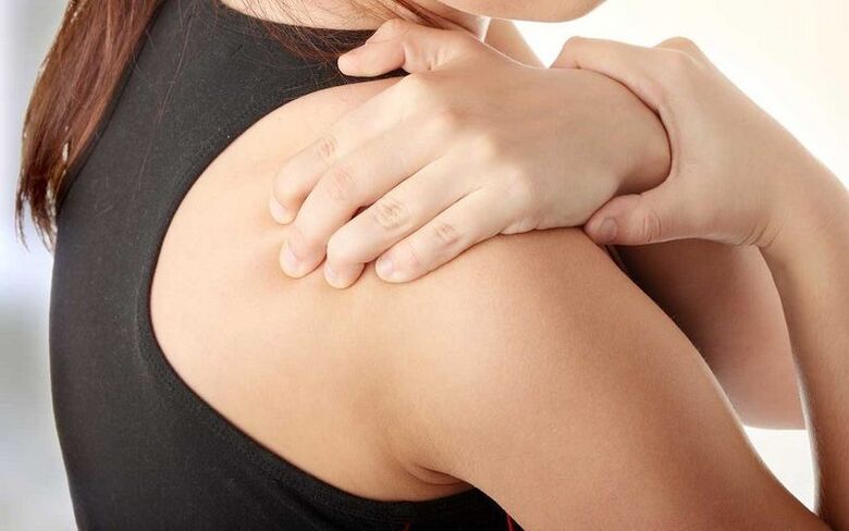 durere sub omoplat din spate